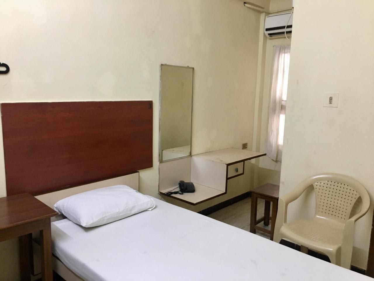 Hotel Subashini International Madras Zewnętrze zdjęcie
